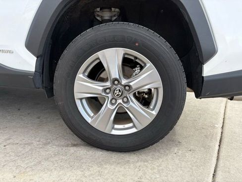 Used 2025 Toyota RAV4 XLE image 25