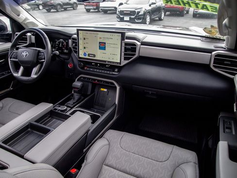 Used 2024 Toyota Tundra Limited AWD/4WD image 30