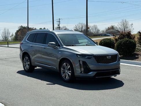 Used 2024 Cadillac XT6 Premium Luxury FWD image 7