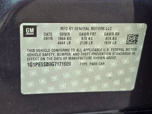 Used 2016 Chevrolet Cruze LT w/ Technology Package FWD image 32
