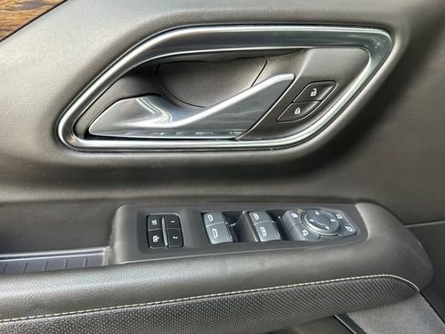 Used 2024 Chevrolet Tahoe Premier AWD/4WD image 11