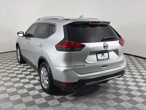 Used 2018 Nissan Rogue SV FWD image 7