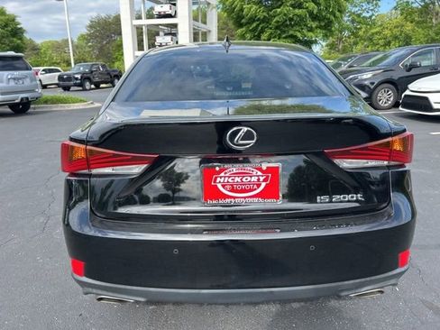 Used 2017 Lexus IS 200t w/ Premium Package RWD image 8