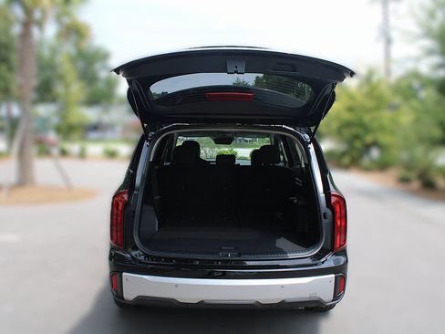 New 2025 Kia Telluride LX image 9