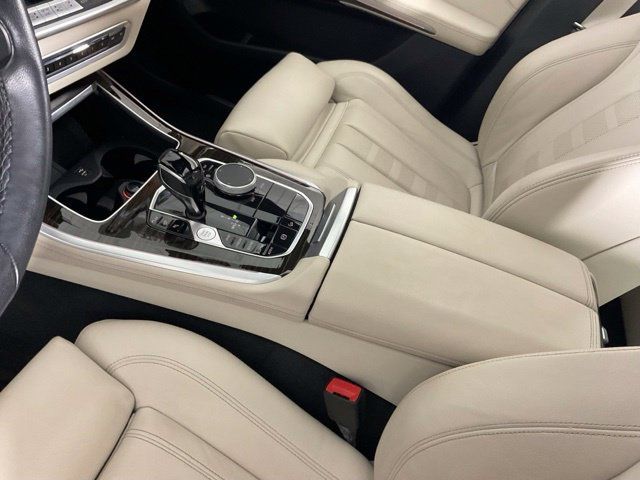 Used 2021 BMW X5 xDrive40i w/ Convenience Package AWD/4WD image 14