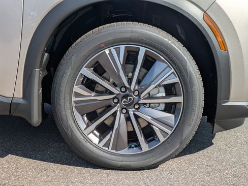 New 2026 INFINITI QX60 Luxe w/ Family Package image 11