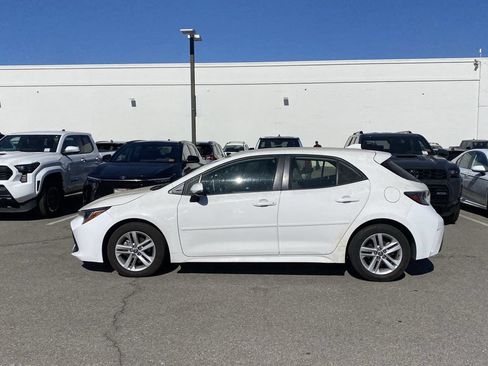 Used 2022 Toyota Corolla SE FWD image 2