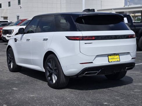 Used 2025 Land Rover Range Rover Sport Dynamic SE AWD/4WD image 7