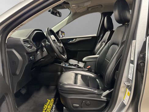 Used 2023 Ford Escape Platinum AWD/4WD image 18