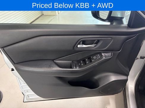 Used 2024 Nissan Rogue SV AWD/4WD image 7