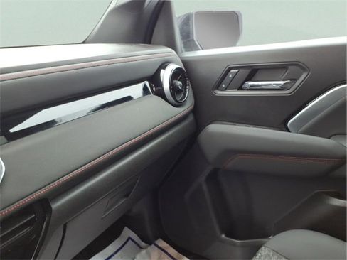 Used 2023 Chevrolet Colorado Z71 w/ Z71 Convenience Package 2 image 21