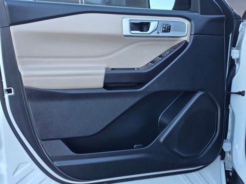 Used 2020 Ford Explorer Limited image 11