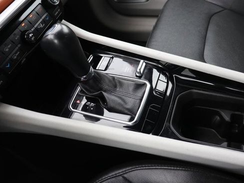 Used 2023 Jeep Compass Limited image 18