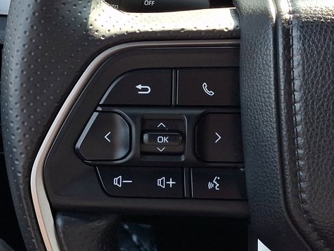 Certified 2025 Toyota 4Runner SR5 AWD/4WD image 21