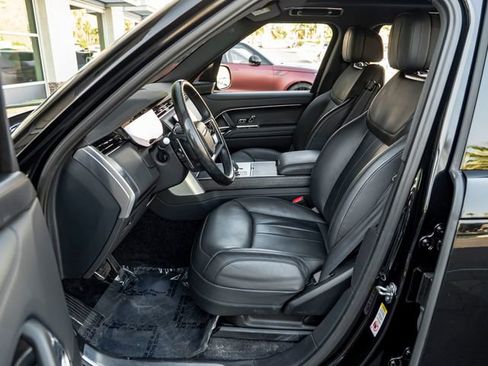 Used 2024 Land Rover Range Rover Long Wheelbase SE image 15