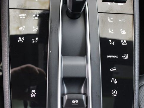 New 2026 Porsche Macan image 35