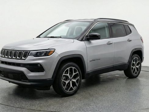 Used 2025 Jeep Compass Limited AWD/4WD image 3