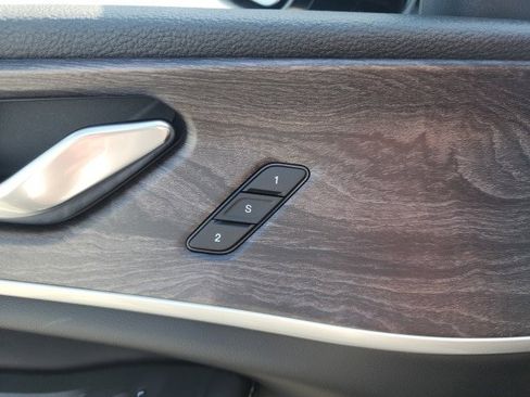 New 2025 Jeep Grand Cherokee Limited w/ Luxury Tech Group II image 19