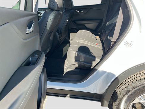 Used 2024 Chevrolet Blazer LT image 25