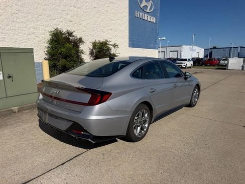 Used 2023 Hyundai Sonata SEL FWD image 3