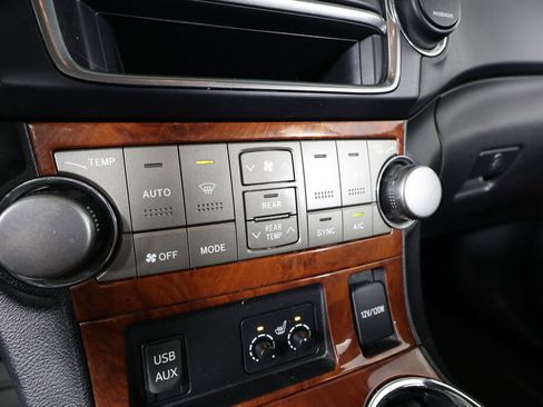 Used 2013 Toyota Highlander Limited image 39