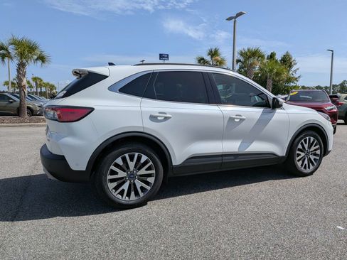 Used 2020 Ford Escape Titanium FWD image 4