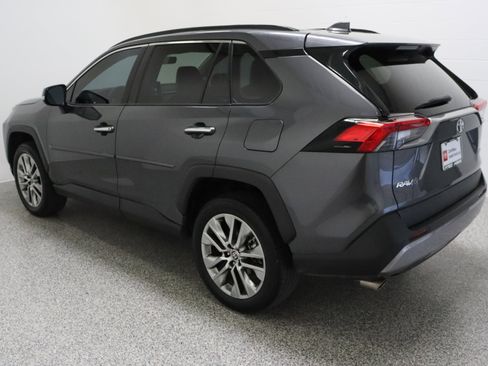 Certified 2022 Toyota RAV4 Limited FWD image 9