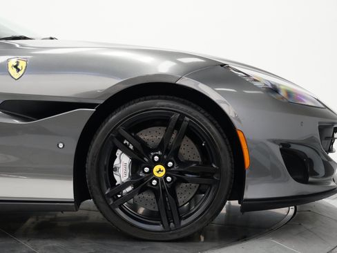 Used 2019 Ferrari Portofino RWD image 46