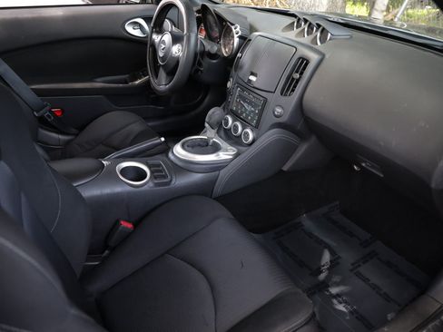 Used 2012 Nissan 370Z Coupe RWD image 15