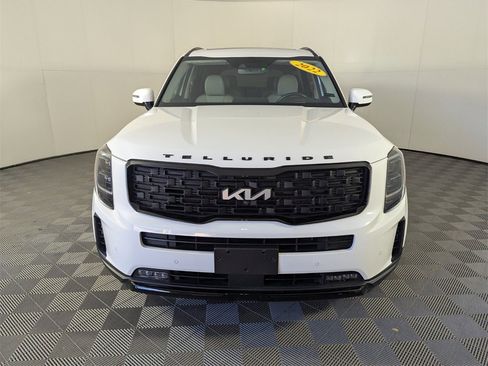 Used 2022 Kia Telluride SX w/ SX Prestige Package image 3