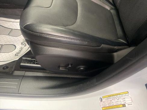 Certified 2022 Jeep Cherokee Latitude Lux w/ Sun & Sound Group image 7