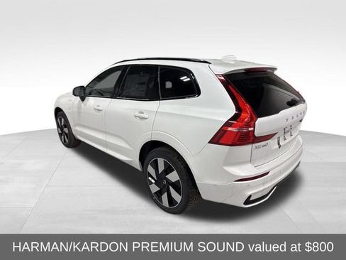 Used 2025 Volvo XC60 T8 Plus w/ Climate Package AWD/4WD image 4
