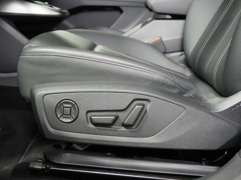 Used 2024 Audi Q4 e-tron Premium Plus w/ Premium Plus image 57