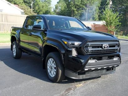 Used 2025 Toyota Tacoma SR5