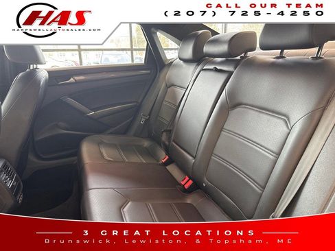 Used 2022 Volkswagen Passat 2.0T R-Line image 10