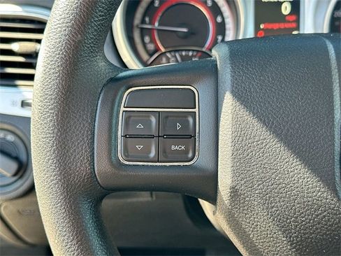 Used 2017 Dodge Journey SE image 23