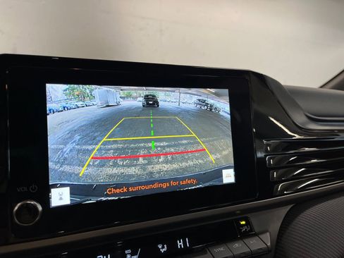 Used 2025 Toyota Camry SE image 24