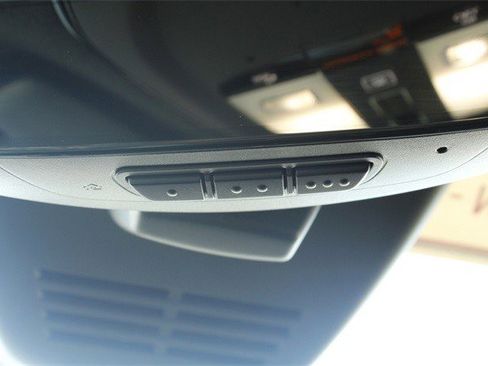 Used 2021 Volvo XC40 P8 Recharge w/ Advanced Package image 29