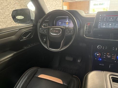 Used 2023 GMC Yukon AT4 w/ Technology Package AWD/4WD image 19