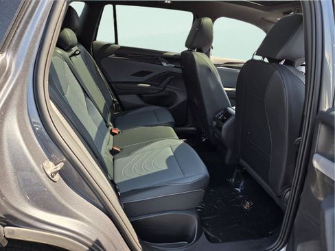 New 2026 Volkswagen Tiguan SE R-Line FWD image 16