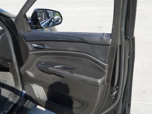 Used 2013 Cadillac SRX FWD image 22