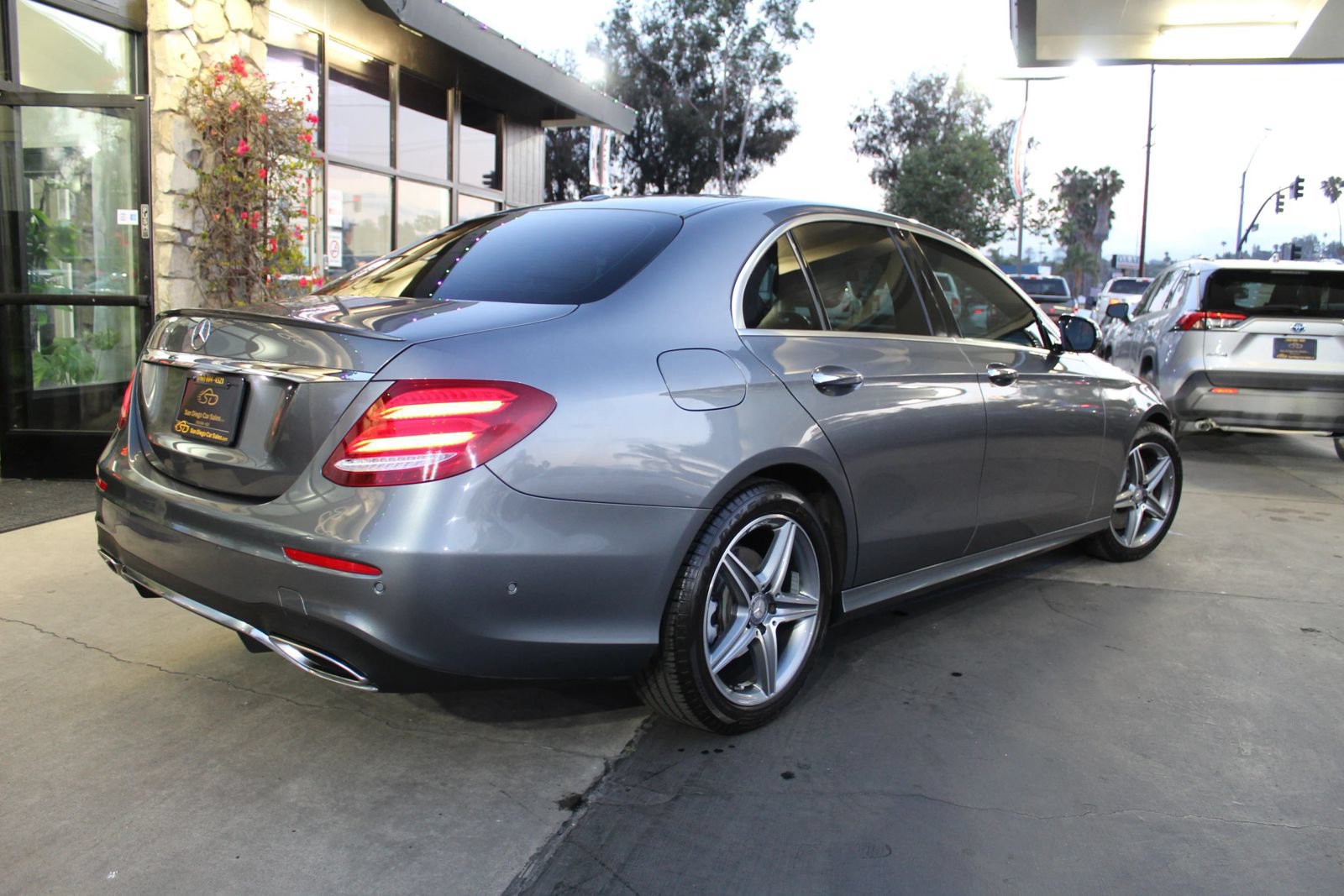 Used 2017 Mercedes-Benz E 300 image 5