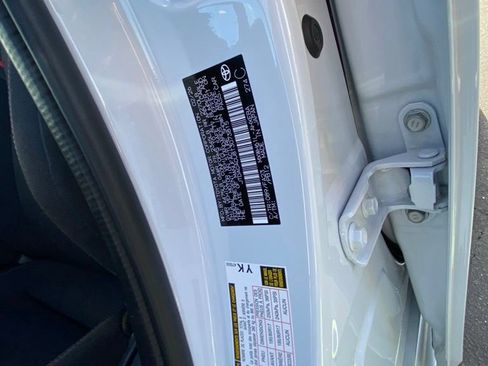 Certified 2026 Toyota Prius Plug-In Hybrid FWD image 31