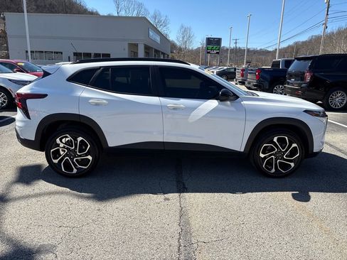 Certified 2024 Chevrolet Trax RS w/ Driver Confidence Package image 7