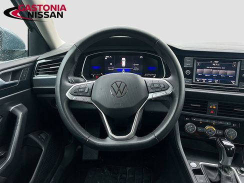 Used 2024 Volkswagen Jetta SE image 29