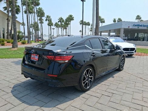 Used 2024 Nissan Sentra SR w/ SR Premium Package FWD image 5