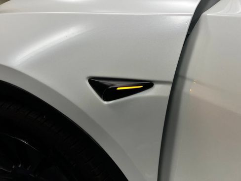 Used 2025 Tesla Model Y Long Range RWD image 24