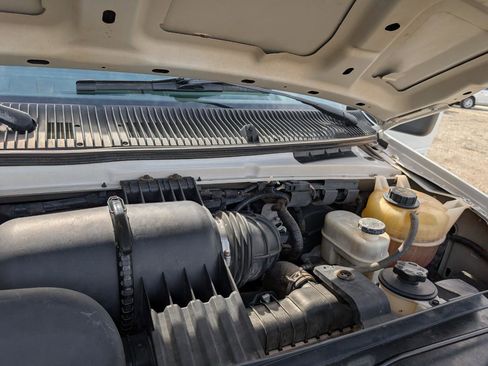 Used 2011 Ford E-350 and Econoline 350 XLT image 25