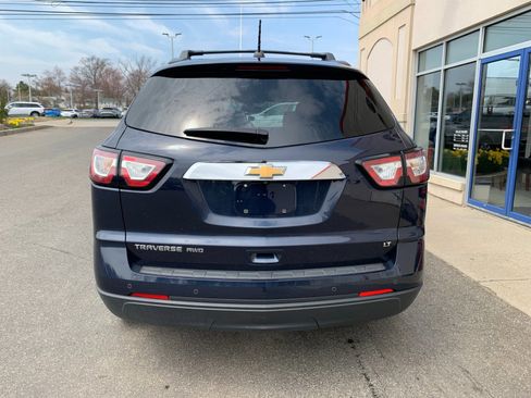 Used 2017 Chevrolet Traverse LT w/ Style and Technology Package image 6
