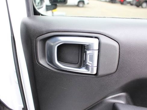 Used 2023 Jeep Gladiator Mojave w/ Cold Weather Group AWD/4WD image 46